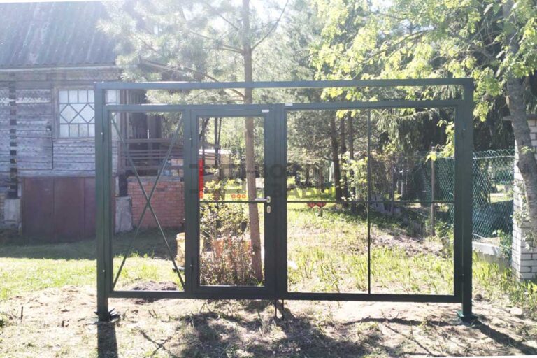 Установка каркаса ворот с калиткой в СНТ Брусничка