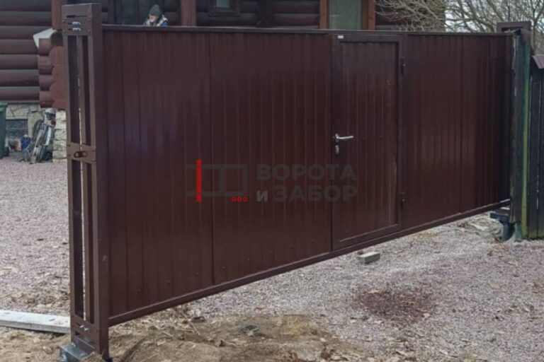 Откатные ворота с калиткой во Всеволожском районе