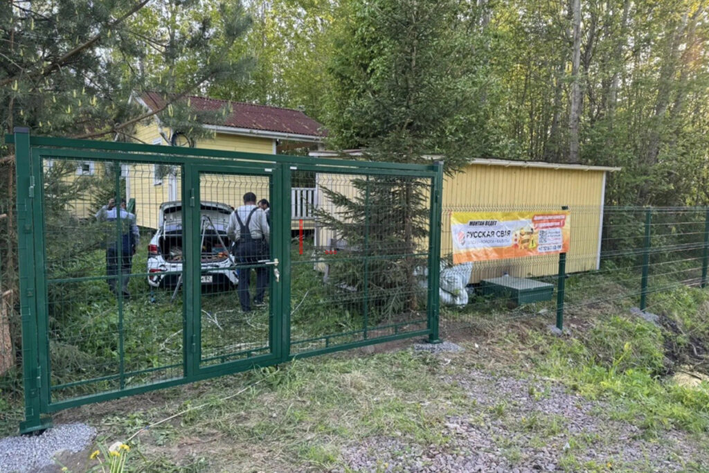 Монтаж распашных ворот в СНТ 19 км Кировского района — фото 2