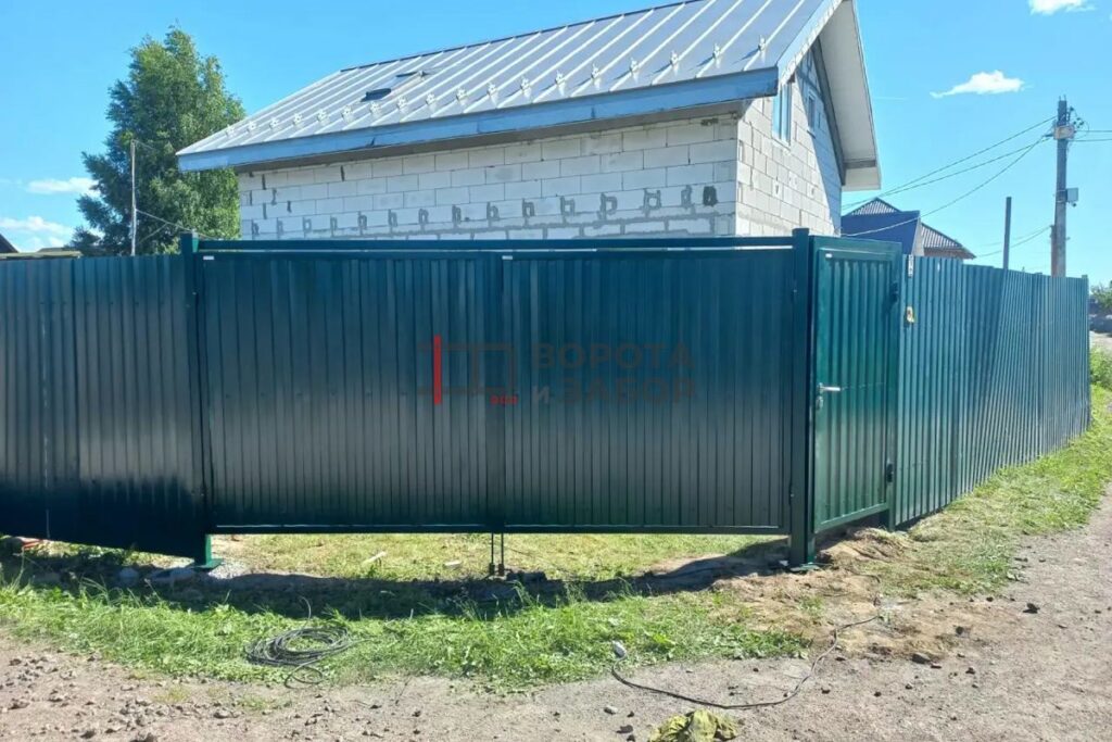 Распашные ворота с калиткой в СНТ Ягодка