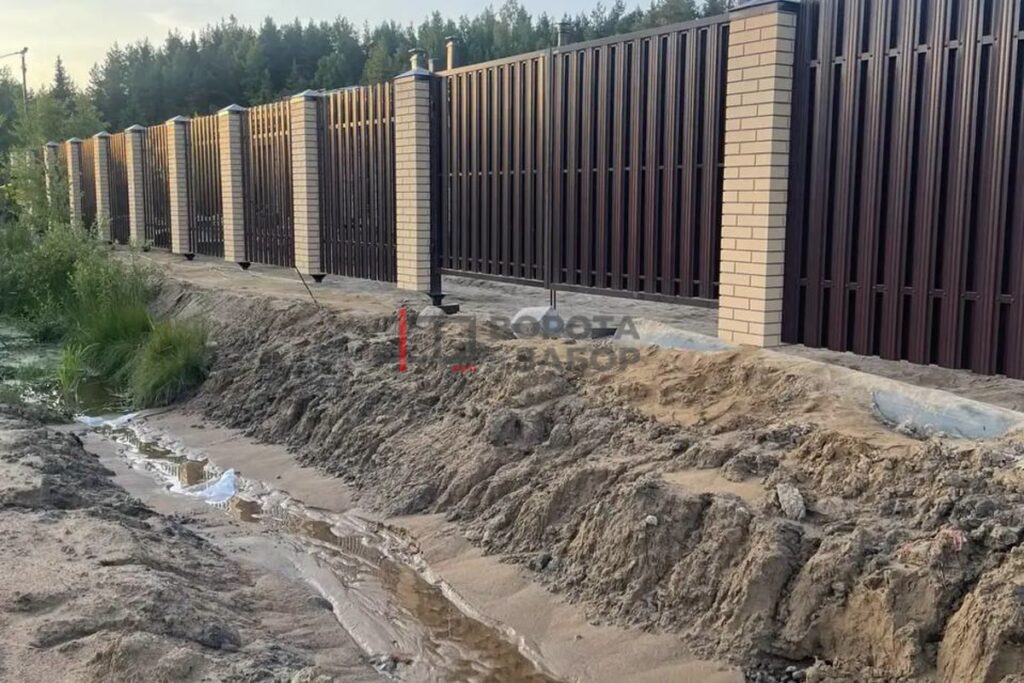 Забор из металлоштакетника в ДНП Спорт