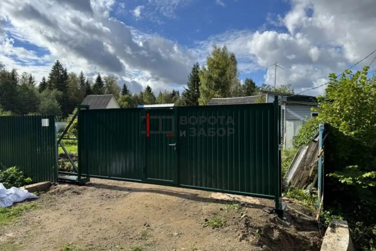 Откатные ворота со встроенной калиткой в Кингисеппском районе